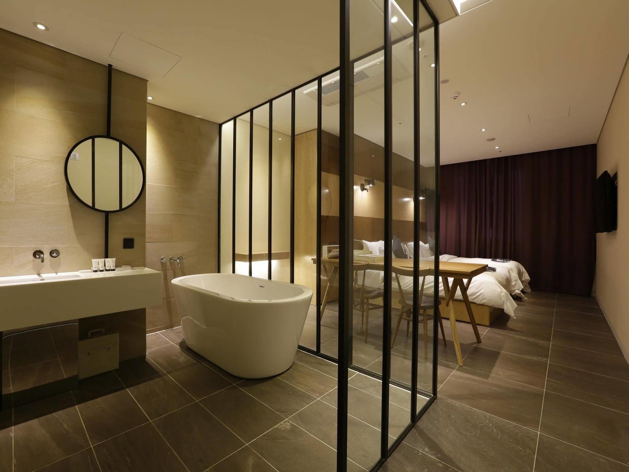 Hotel The Designers Інчхон Екстер'єр фото